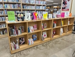 日本人と広告　図書展示風景1